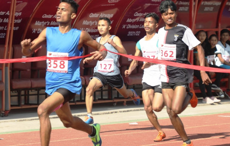 युथ एथलेटिक्सको यू–१६ ब्वाइजको १ सय मिटर दौडमा पहिलो भएका आदेशकुमार यादव।